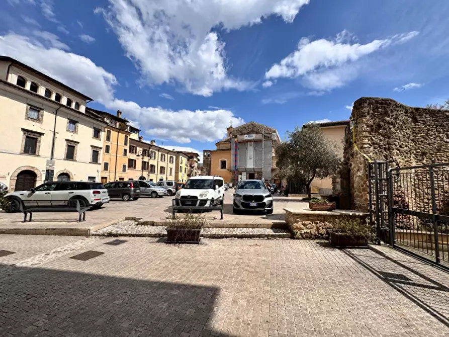 Immagine 3 di Negozio in affitto  in Piazza San Francesco, 5 a Rieti