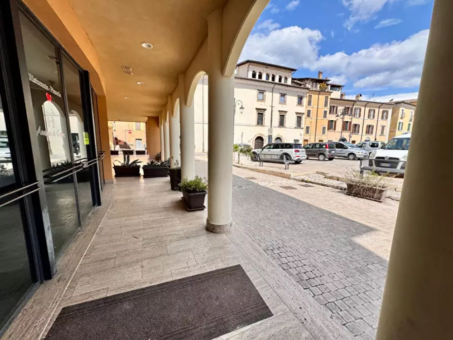 Immagine 4 di Negozio in affitto  in Piazza San Francesco, 5 a Rieti