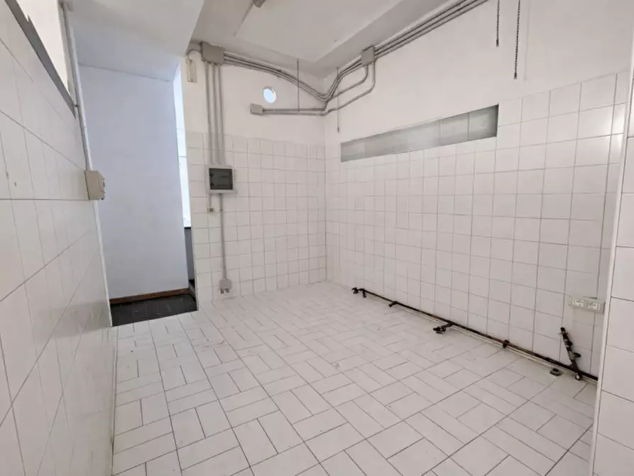 Immagine 14 di Negozio in affitto  in Piazza San Francesco, 5 a Rieti