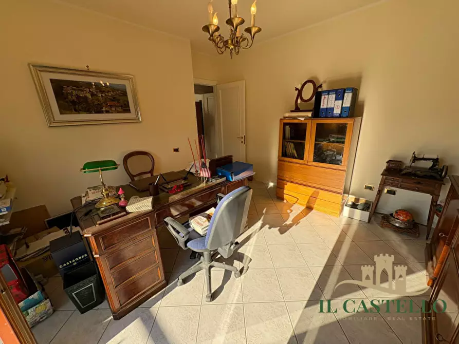 Immagine 10 di Appartamento in vendita  in via roma a Castiglione Del Lago