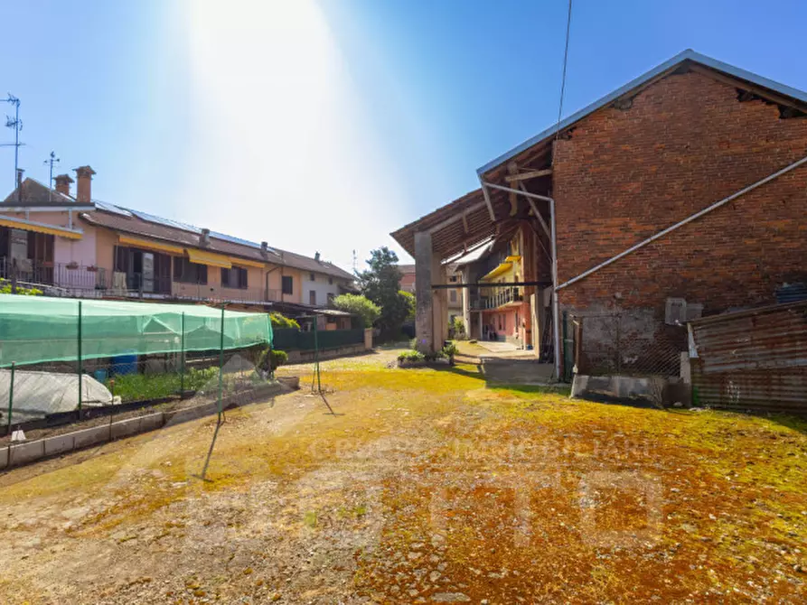 Immagine 9 di Rustico / casale in vendita  in via bellinzago 1 a Caltignaga