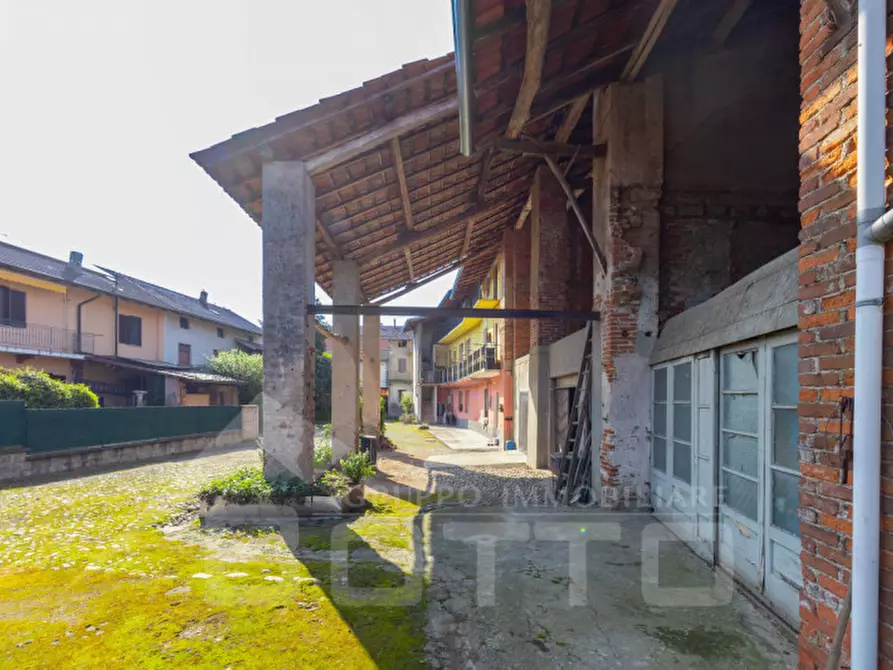 Immagine 10 di Rustico / casale in vendita  in via bellinzago 1 a Caltignaga