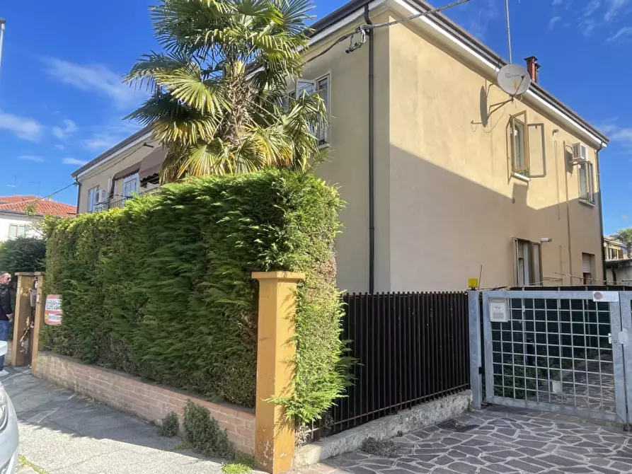 Immagine 2 di Appartamento in vendita  in Via Jacopo Crescini a Padova