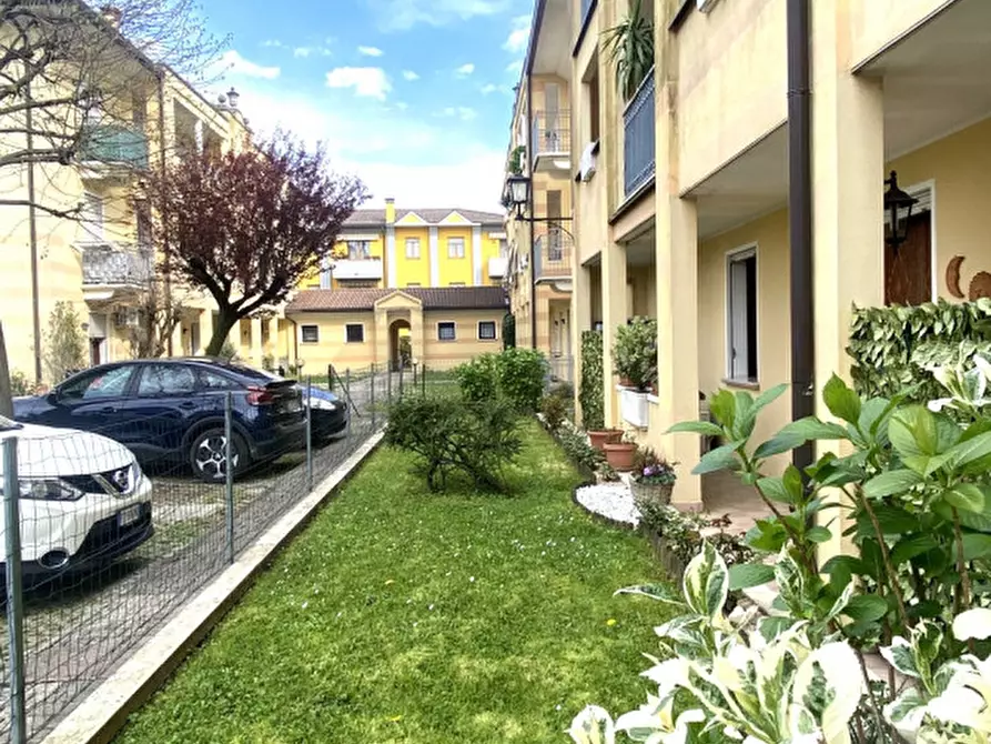 Immagine 3 di Appartamento in vendita  in Via Zucchi  6 a Massanzago