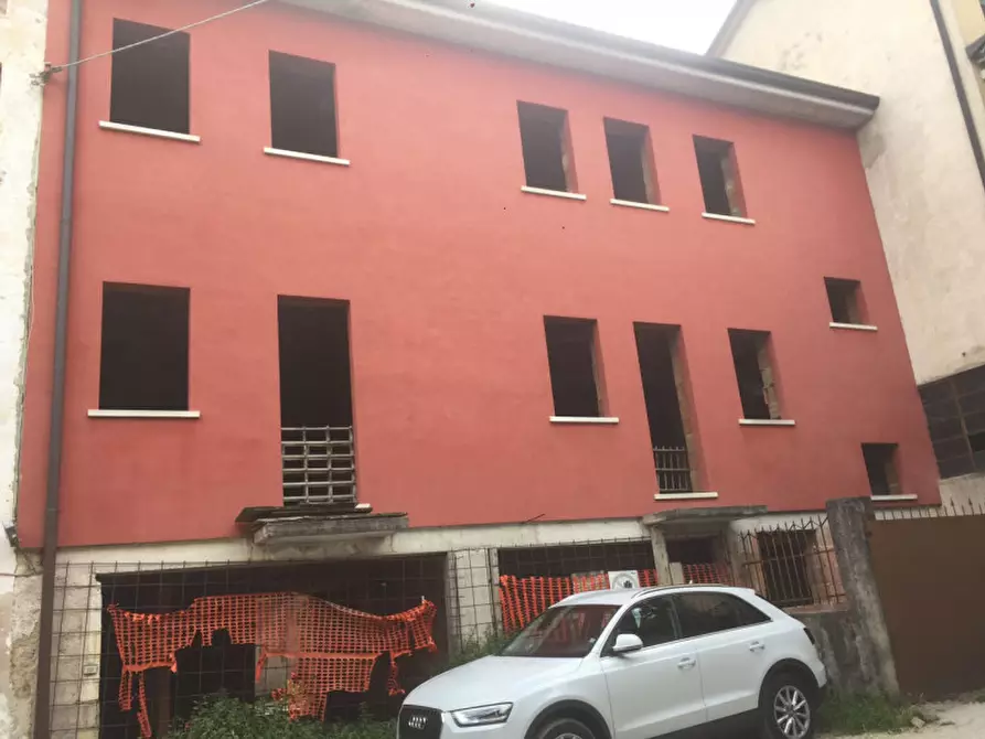 Immagine 2 di Villetta a schiera in vendita  in Via Roma 19 a Piovene Rocchette