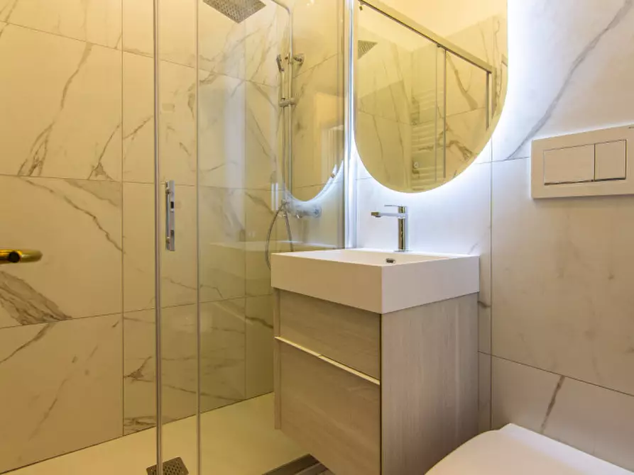 Immagine 12 di Appartamento in vendita  in via ognisanti a Padova