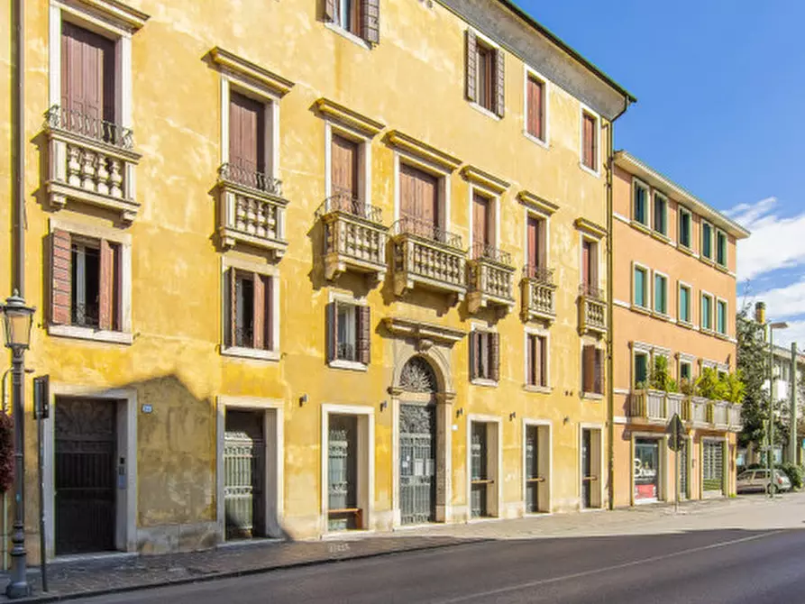 Immagine 17 di Appartamento in vendita  in via ognisanti a Padova