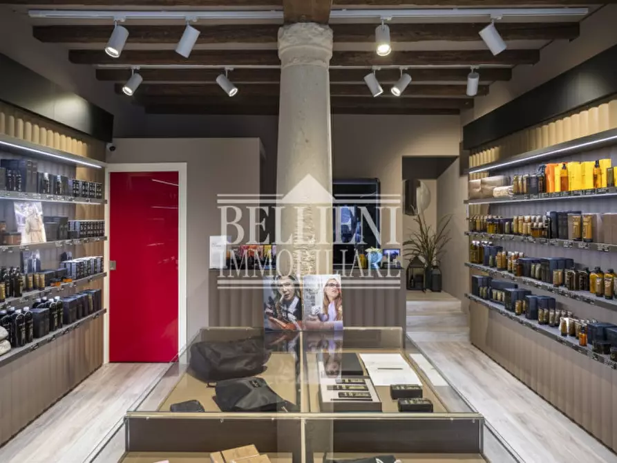 Immagine 2 di Negozio in affitto  in Piazza dei Signori a Vicenza