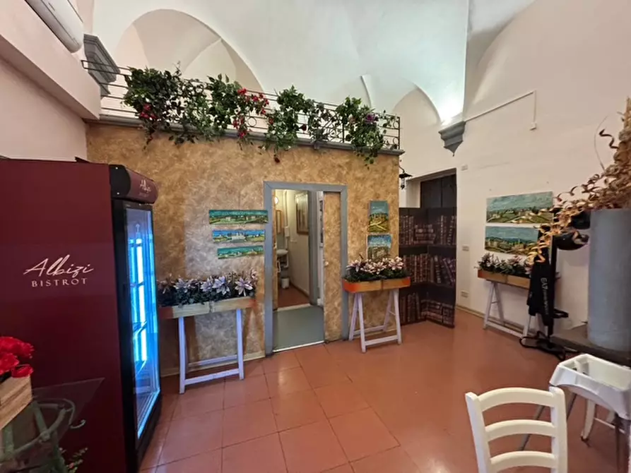 Immagine 3 di Attività commerciale in vendita  in BORGO DEGLI ALBIZI a Firenze