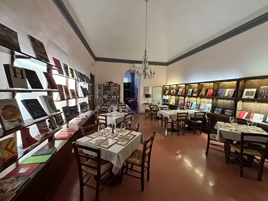 Immagine 5 di Attività commerciale in vendita  in BORGO DEGLI ALBIZI a Firenze
