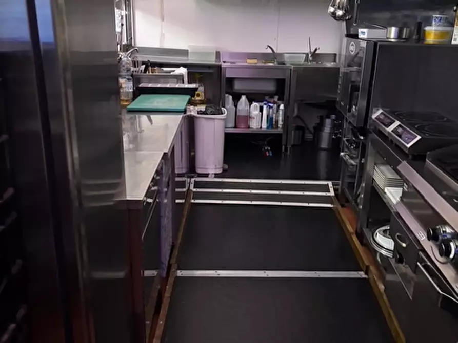 Immagine 8 di Attività commerciale in vendita  in BORGO DEGLI ALBIZI a Firenze