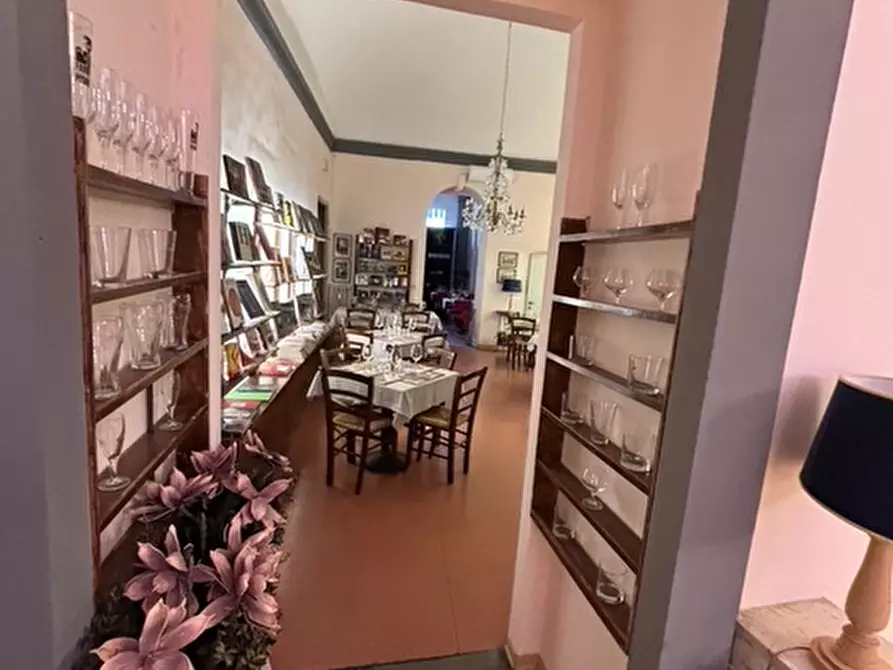 Immagine 14 di Attività commerciale in vendita  in BORGO DEGLI ALBIZI a Firenze