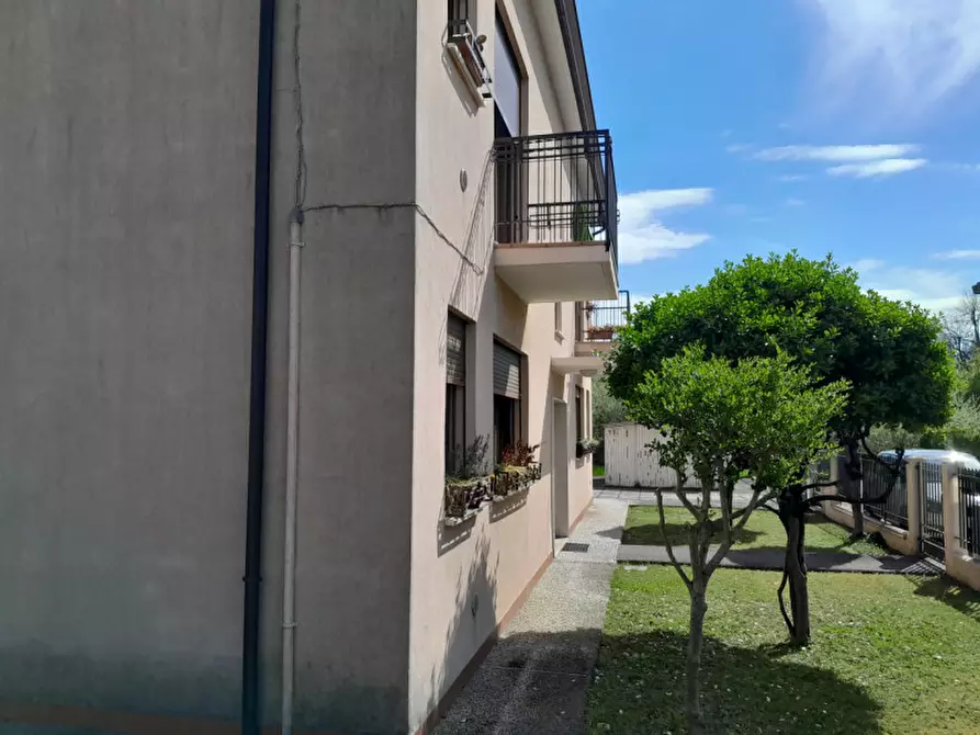 Immagine 2 di Appartamento in vendita  in Via Terraglietto a Venezia