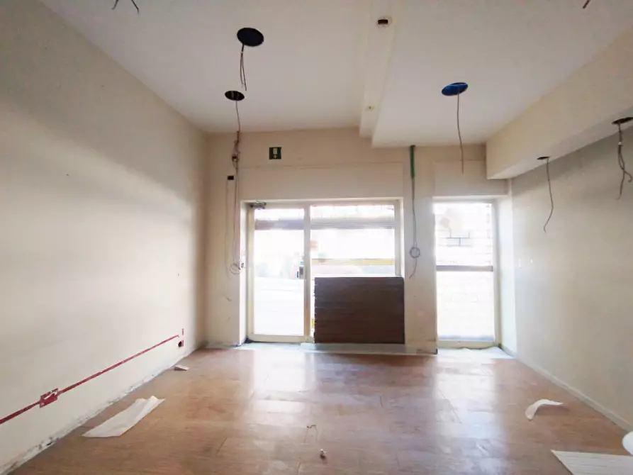 Immagine 6 di Negozio in vendita  in Via Genova 83/M a Torino