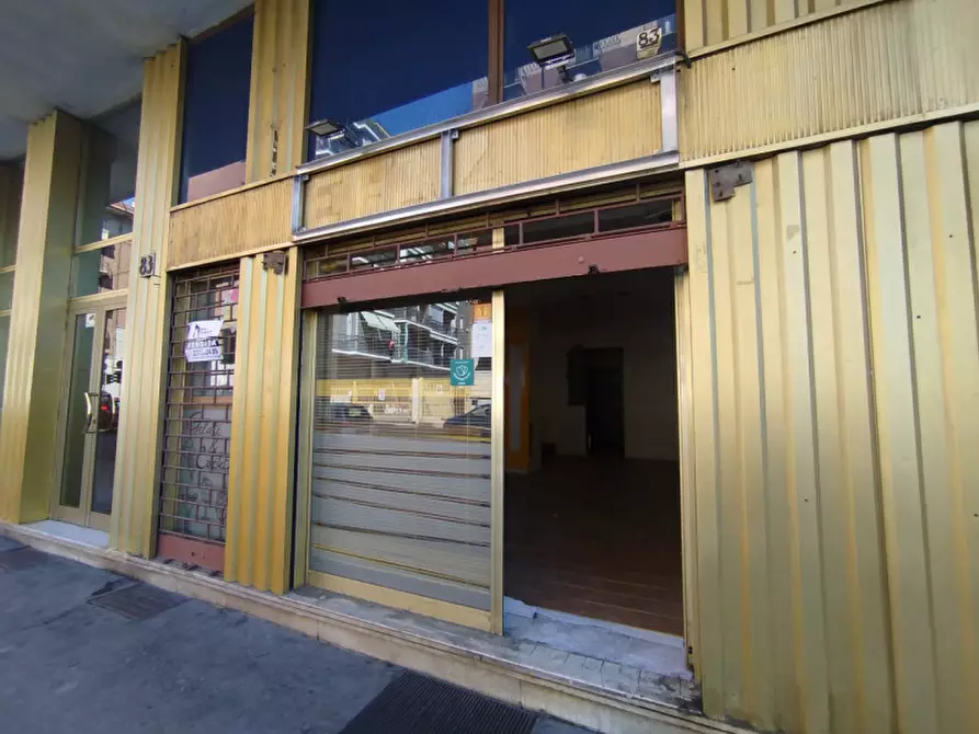 Immagine 12 di Negozio in vendita  in Via Genova 83/M a Torino