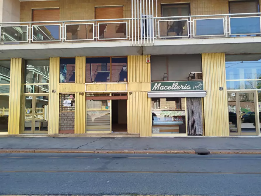 Immagine 14 di Negozio in vendita  in Via Genova 83/M a Torino