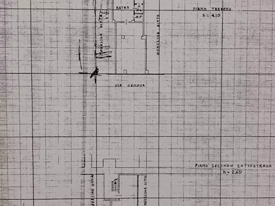 Immagine 15 di Negozio in vendita  in Via Genova 83/M a Torino