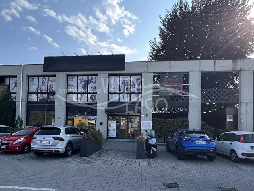 Immagine 1 di Attività commerciale in vendita  in Via Nazionale n. 3 a Vertemate Con Minoprio