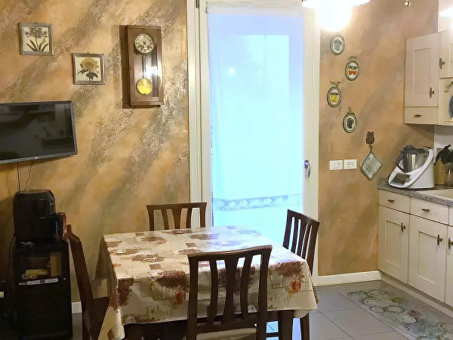 Immagine 13 di Appartamento in vendita  in via rovigo a Rubano