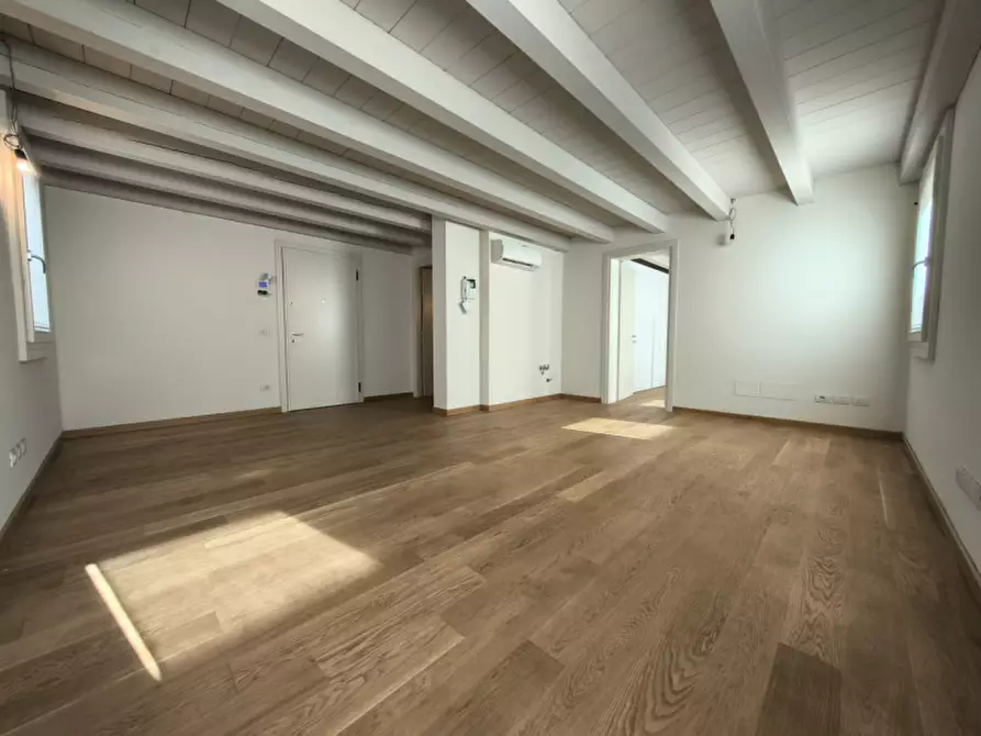 Immagine 1 di Appartamento in vendita  in Contra' Ponte Novo a Vicenza