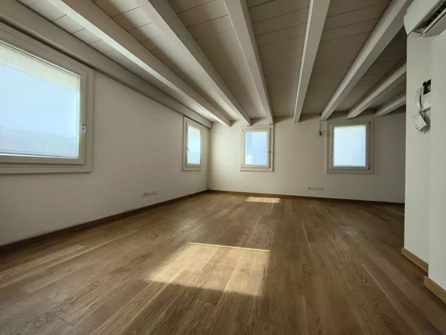 Immagine 3 di Appartamento in vendita  in Contra' Ponte Novo a Vicenza