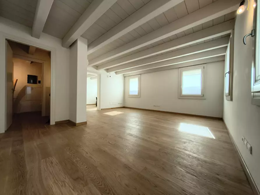 Immagine 5 di Appartamento in vendita  in Contra' Ponte Novo a Vicenza