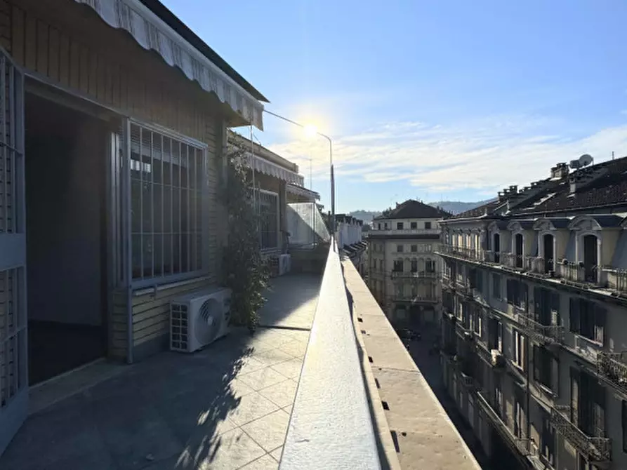 Immagine 1 di Attico in affitto  in Via Andrea Doria a Torino