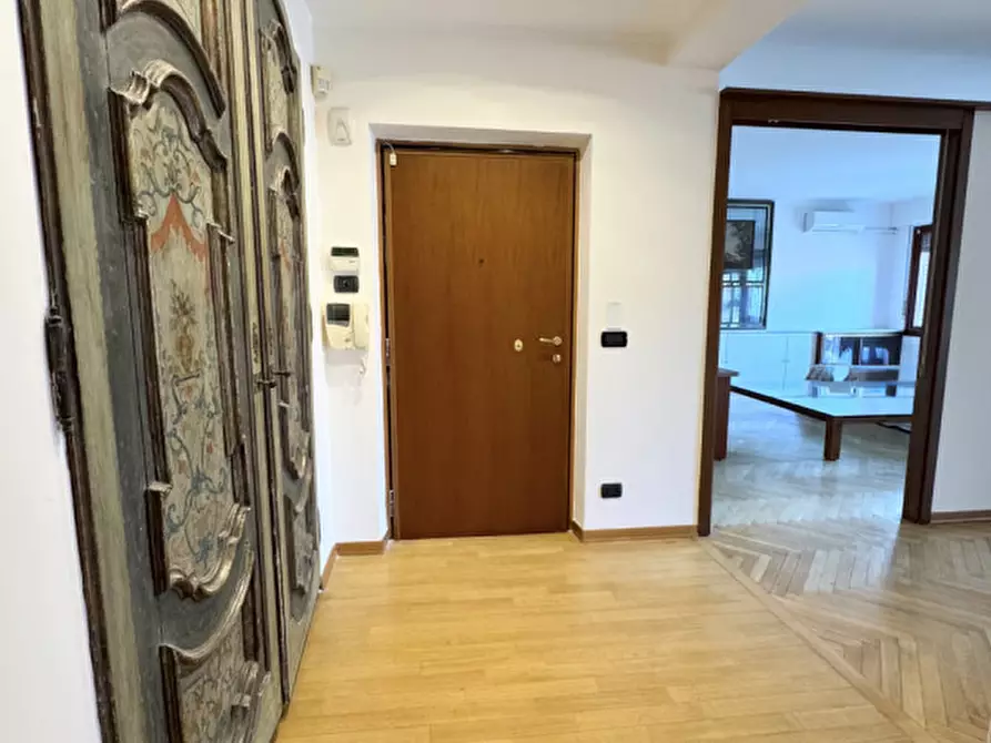 Immagine 3 di Attico in affitto  in Via Andrea Doria a Torino