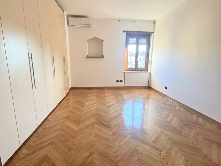 Immagine 15 di Attico in affitto  in Via Andrea Doria a Torino