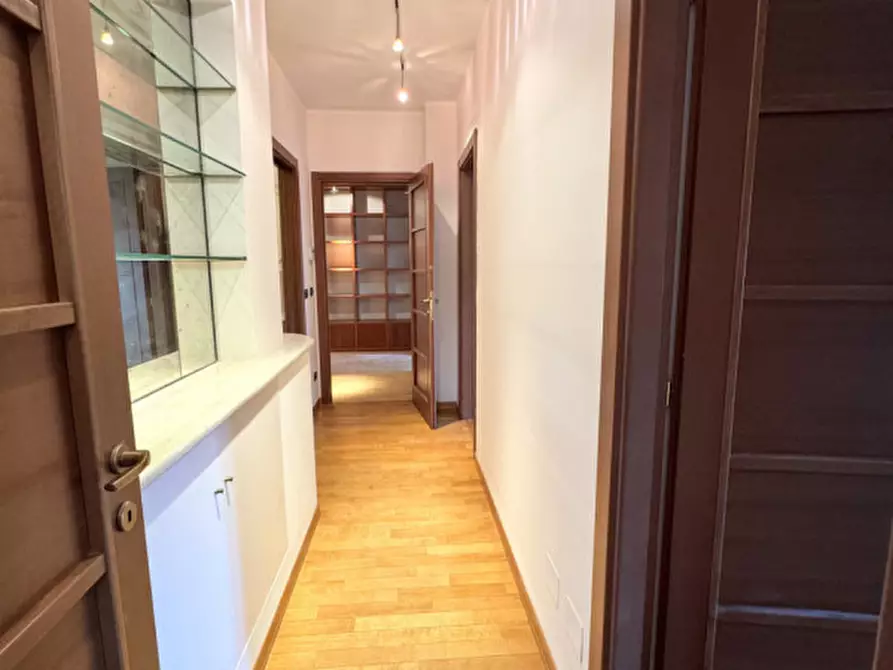 Immagine 19 di Attico in affitto  in Via Andrea Doria a Torino