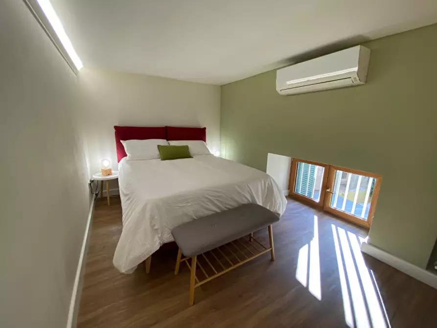 Immagine 1 di Appartamento in affitto  in via san carlo alle mortelle 2 a Napoli