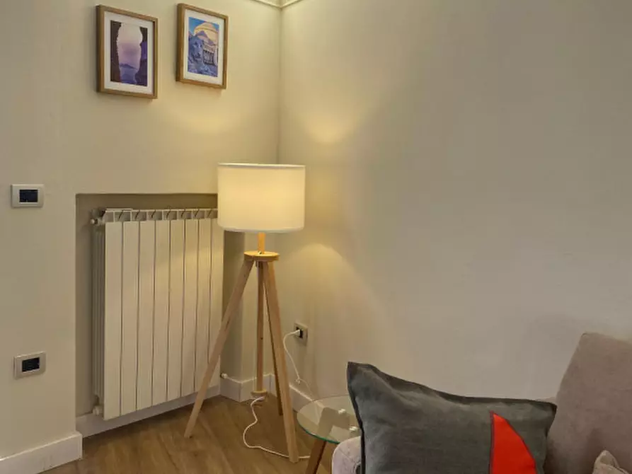 Immagine 6 di Appartamento in affitto  in via san carlo alle mortelle 2 a Napoli