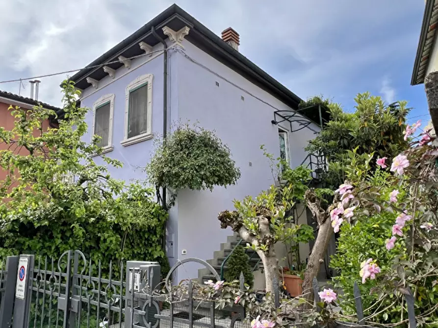 Immagine 9 di Casa bifamiliare in vendita  in Viale della Pace a Vicenza