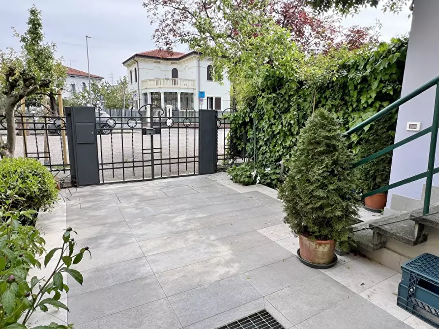 Immagine 31 di Casa bifamiliare in vendita  in Viale della Pace a Vicenza