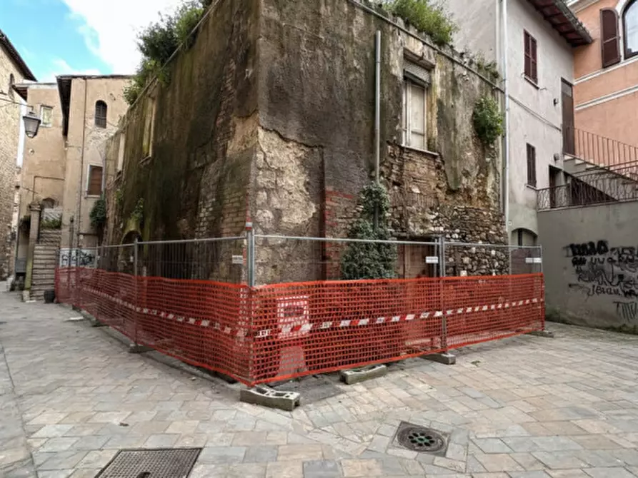 Immagine 1 di Rustico / casale in vendita  a Terni