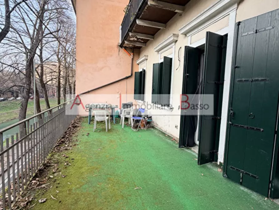 Immagine 3 di Palazzo in vendita  in RIVIERA SAN BENEDETTO a Padova