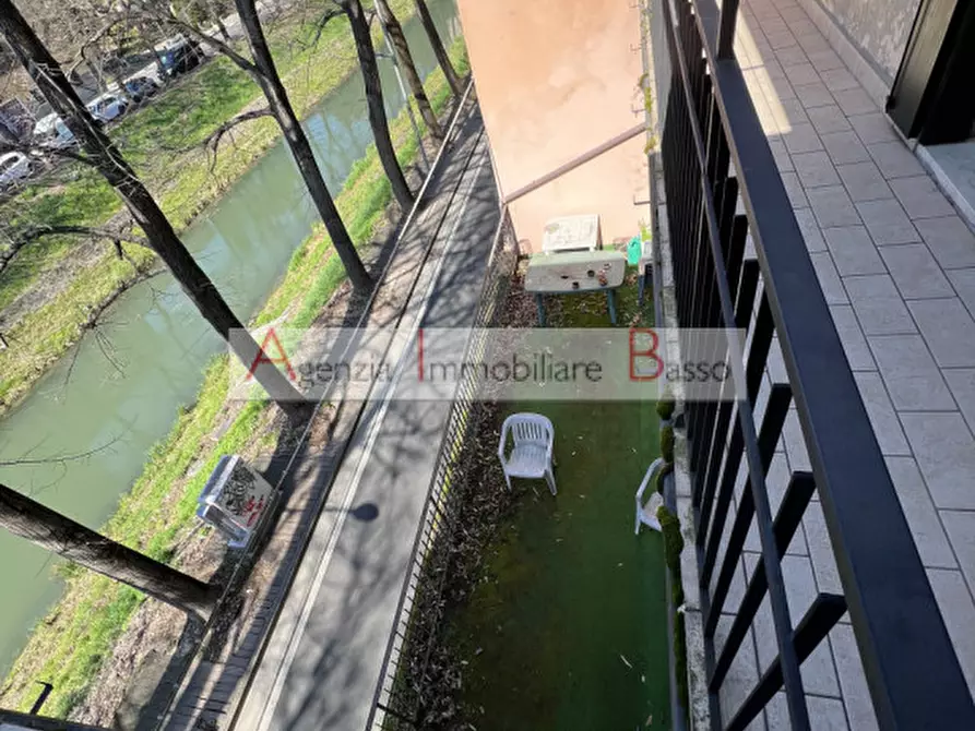 Immagine 6 di Palazzo in vendita  in RIVIERA SAN BENEDETTO a Padova