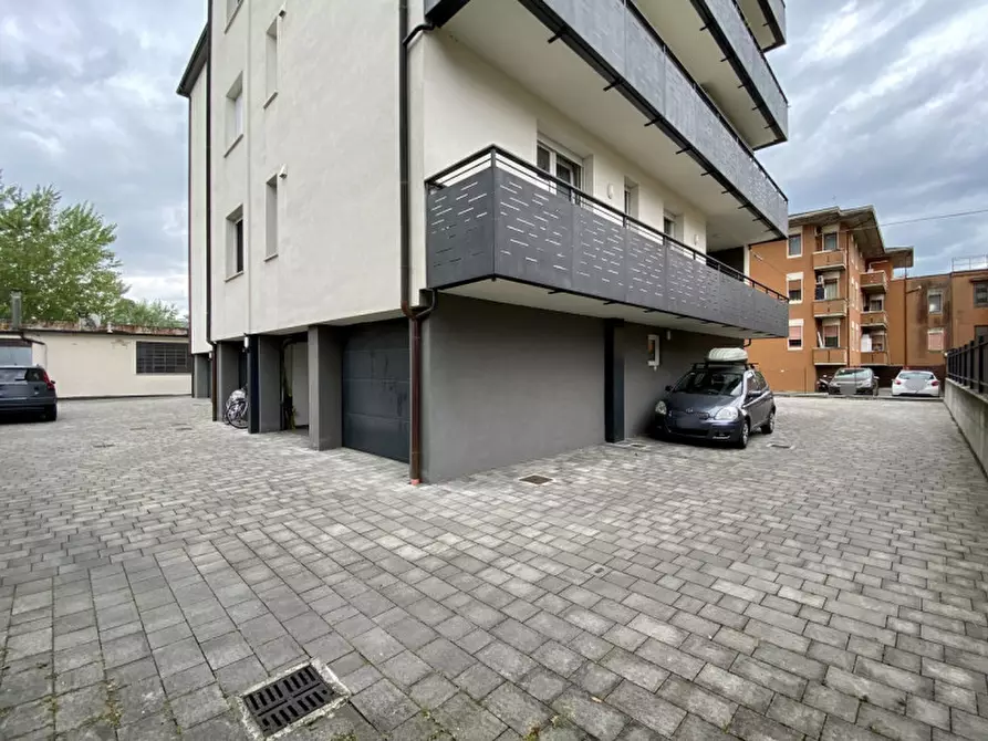 Immagine 35 di Appartamento in vendita  in Viale della Pace a Vicenza