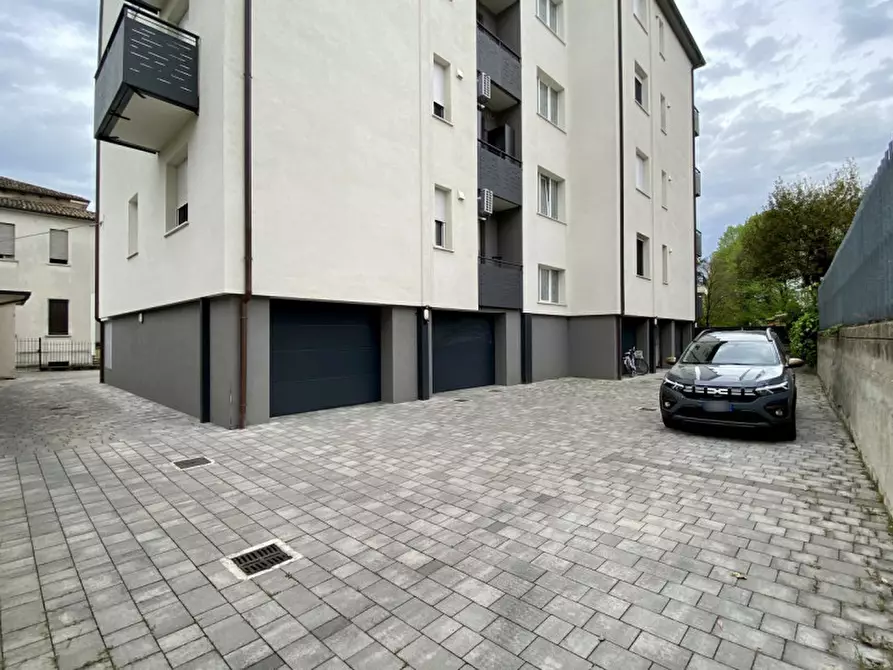 Immagine 36 di Appartamento in vendita  in Viale della Pace a Vicenza