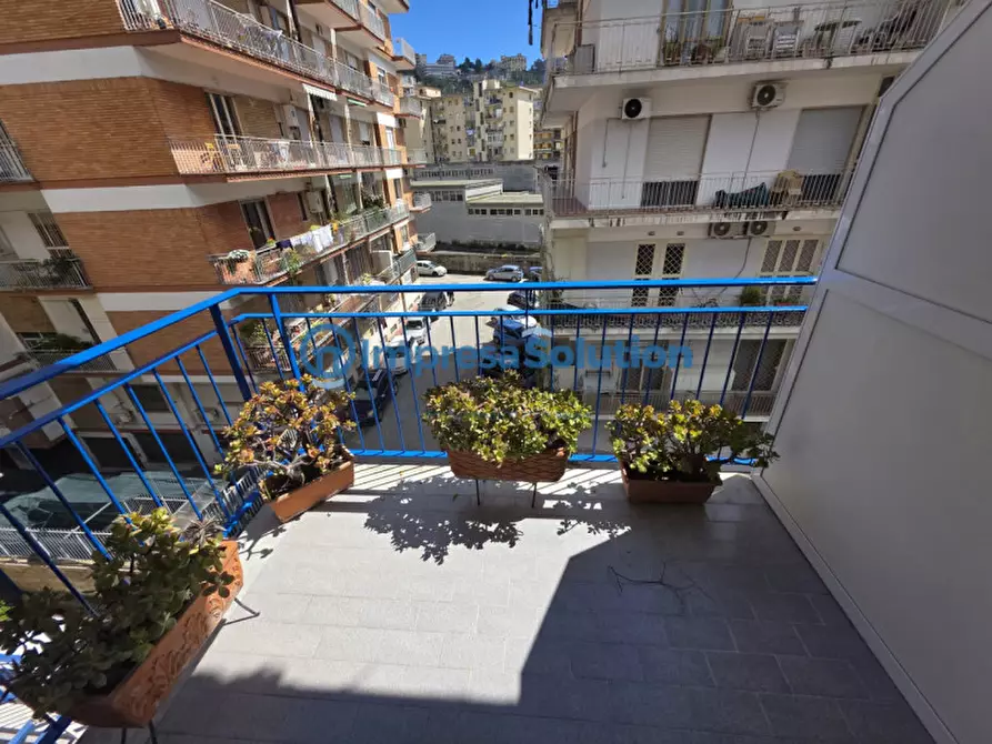 Immagine 1 di Camera in affitto  in Via Consalvo a Napoli