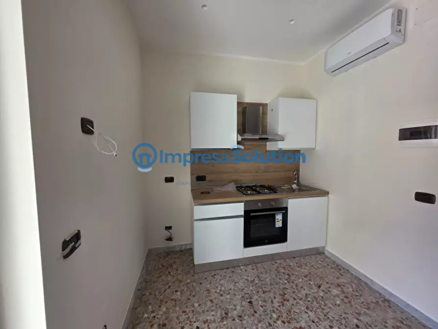 Immagine 13 di Camera in affitto  in Via Consalvo a Napoli