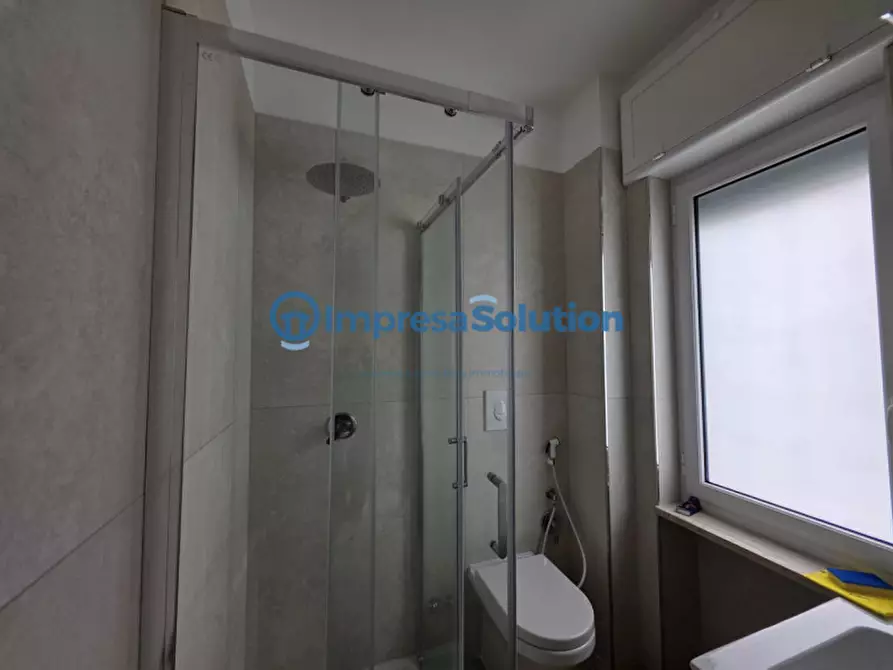 Immagine 24 di Camera in affitto  in Via Consalvo a Napoli