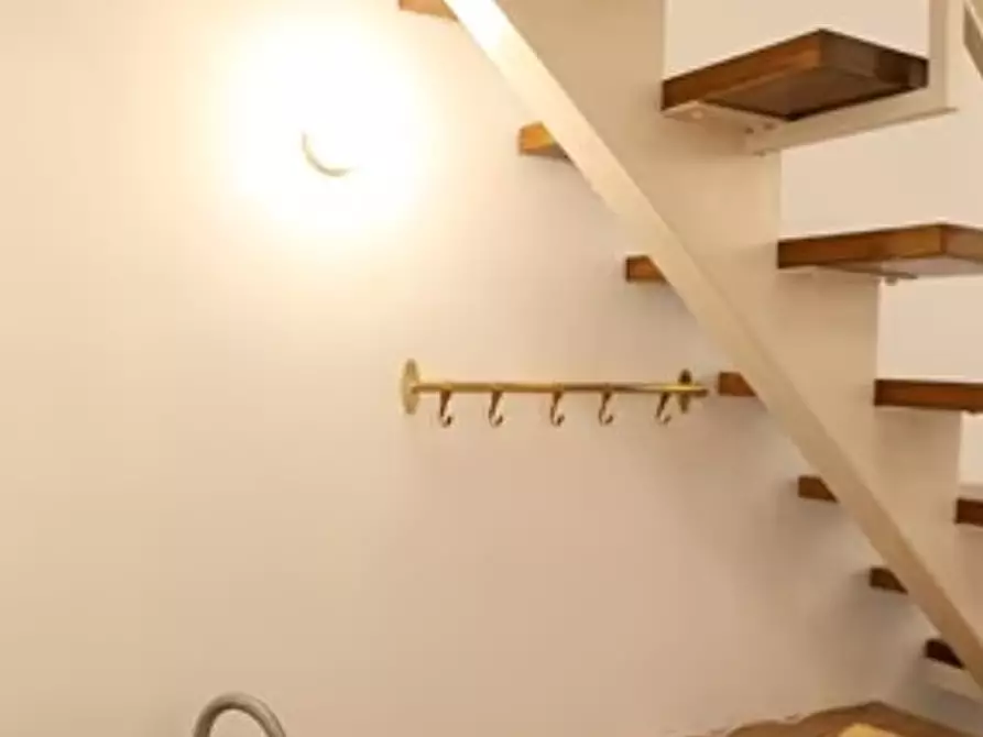 Immagine 1 di Appartamento in affitto  in Via santa Brigida 74 a Napoli
