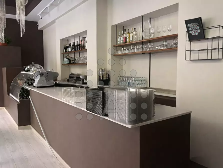 Immagine 3 di Negozio in vendita  in Via Montirone a Abano Terme