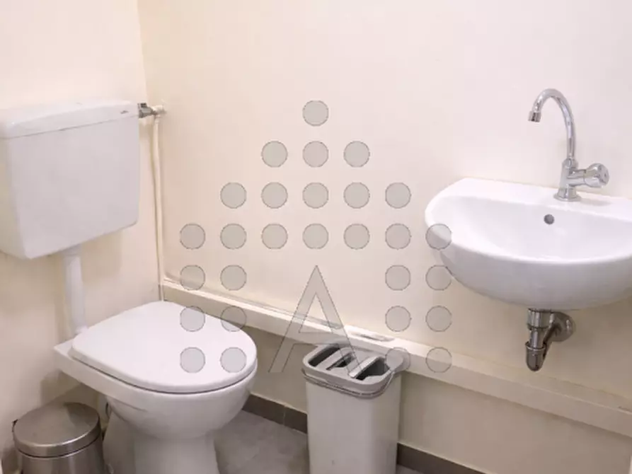 Immagine 9 di Negozio in vendita  in Via Montirone a Abano Terme