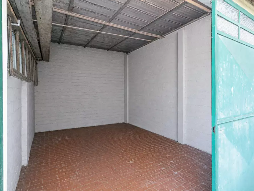 Immagine 1 di Garage in vendita  in via emilia 300 a San Lazzaro Di Savena