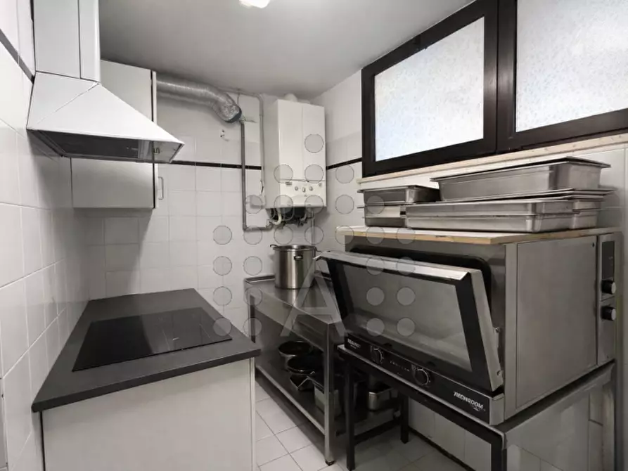 Immagine 4 di Negozio in affitto  in Via Montirone a Abano Terme