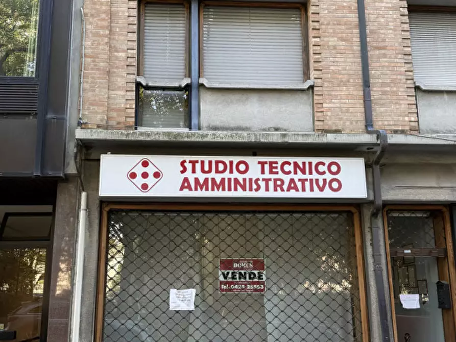 Immagine 3 di Negozio in vendita  in Via Umberto I° a Rovigo