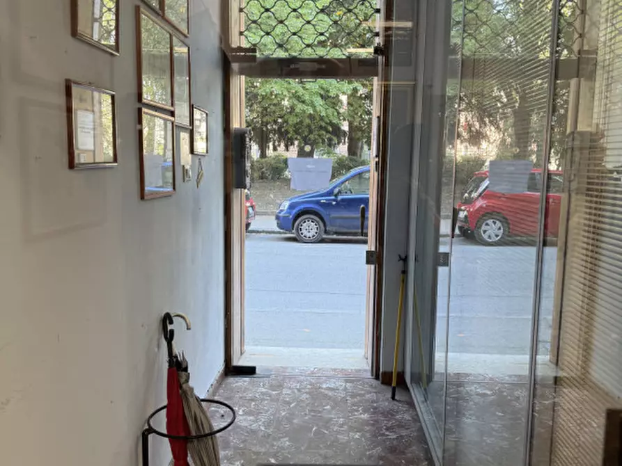 Immagine 4 di Negozio in vendita  in Via Umberto I° a Rovigo