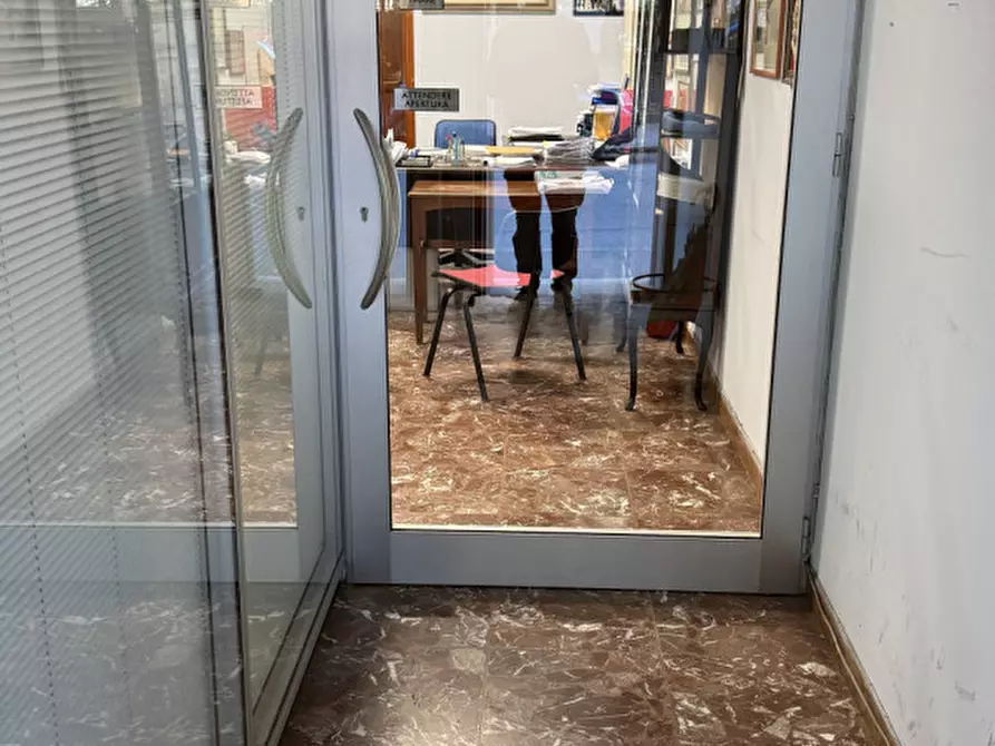 Immagine 7 di Negozio in vendita  in Via Umberto I° a Rovigo
